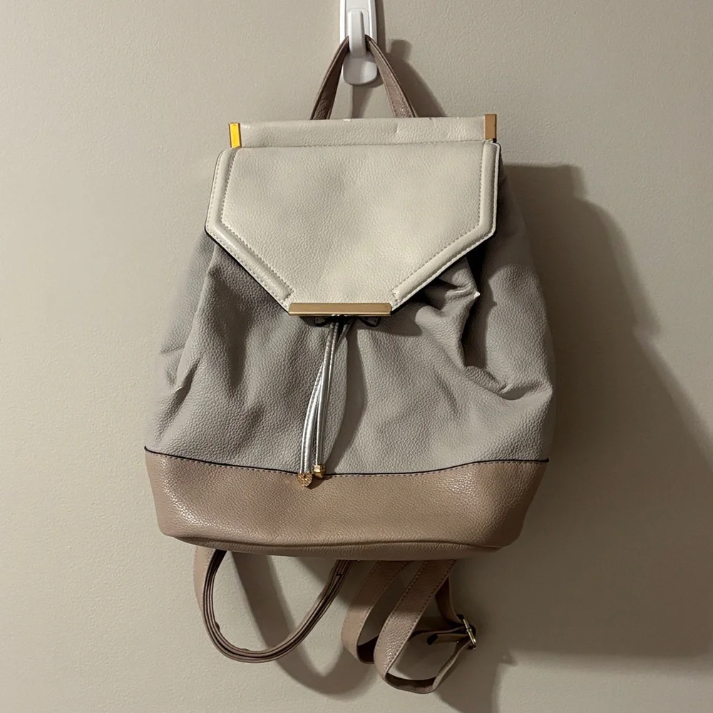 🏡 Call It Spring Two-Tone Backpack - Gray/Tan/Off White - OS